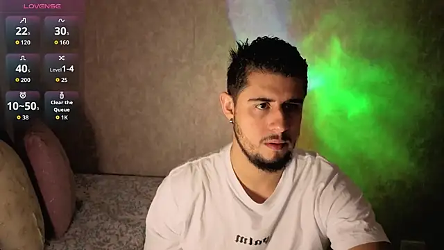 Snapshot of ryan_evanss chatting on 09/18/25, 12:52 ryan evanss online show from 09/18/25, 12:52