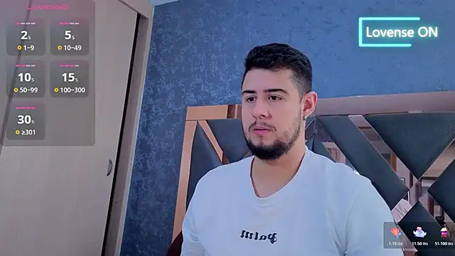 Snapshot of ryan_evanss chatting on 10/21/25, 12:37 ryan evanss online show from 10/21/25, 12:37