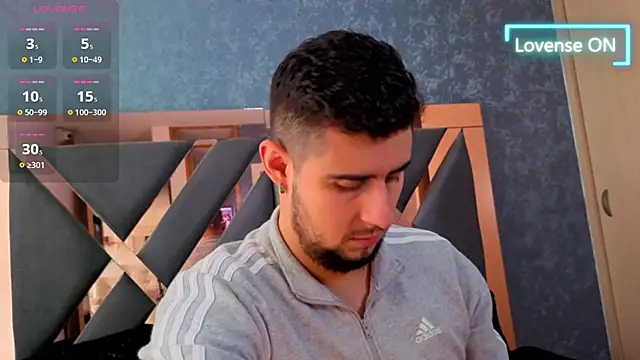 Snapshot of ryan_evanss chatting on 09/26/25, 01:29 ryan evanss online show from 09/26/25, 01:29