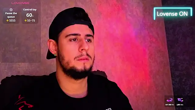 Snapshot of ryan_evanss chatting on 09/17/25, 01:02 ryan evanss online show from 09/17/25, 01:02