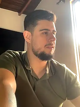 Snapshot of ryan_evanss chatting on 11/15/25, 02:43 ryan evanss online show from 11/15/25, 02:43