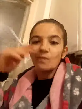 alinaalinutzq online show from 11/21/25, 09:03