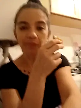 alinaalinutzq online show from 11/23/25, 07:02