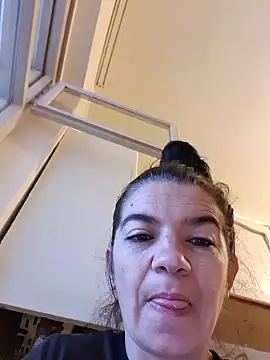 alinaalinutzq online show from 12/18/25, 06:51