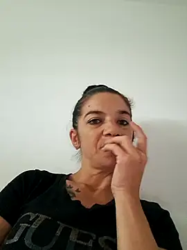 Snapshot of alinaalinutzq chatting on 09/24/25, 11:50 alinaalinutzq online show from 09/24/25, 11:50