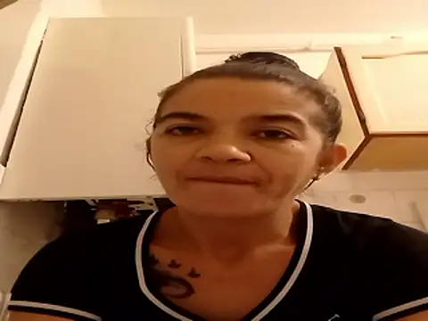 alinaalinutzq online show from 11/28/25, 08:20