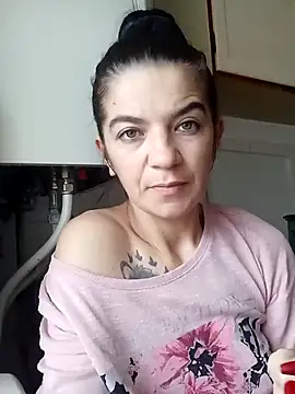 alinaalinutzq online show from 12/01/25, 09:32