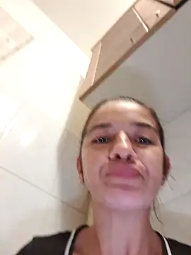 Snapshot of alinaalinutzq chatting on 10/04/25, 07:59 alinaalinutzq online show from 10/04/25, 07:59