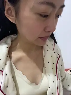 MengMeng0515 online show from 12/18/25, 01:48