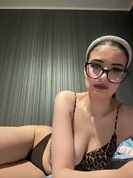 Larra69 online show from 05/18/26, 05:51