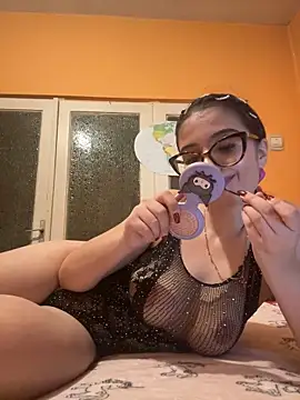 Larra69 online show from 09/15/25, 04:40
