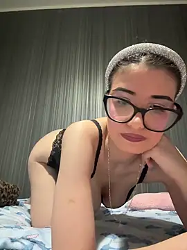 Larra69 online show from 04/12/26, 05:38