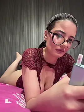 Larra69 online show from 03/27/26, 06:09