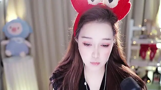 Snapshot of l2day_ chatting on 10/11/25, 03:07 l2day online show from 10/11/25, 03:07
