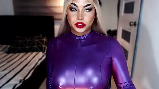 xTrixieMae online show from 01/11/26, 06:15