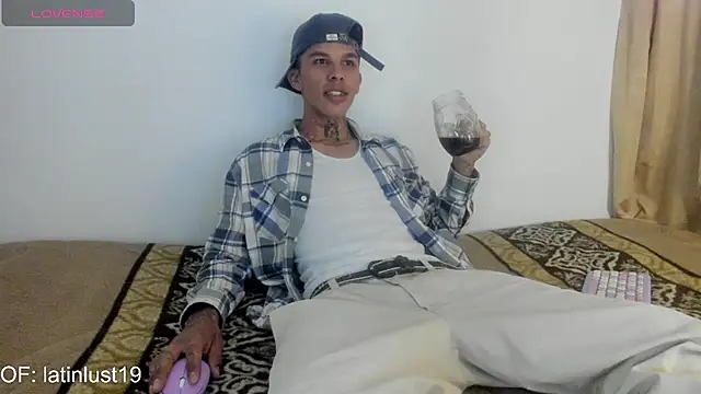 Savajelust online show from 04/21/26, 06:03