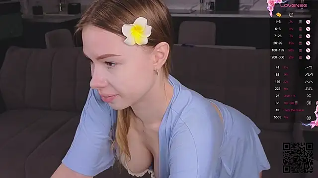 Snapshot of Sara_kaya chatting on 12/14/25, 04:56 Sara kaya online show from 12/14/25, 04:56