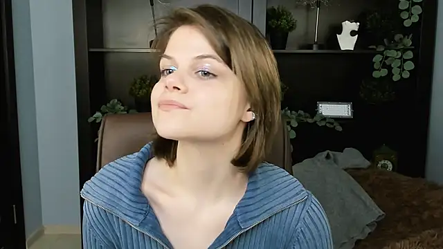 EllieMurler online show from 11/30/25, 09:10