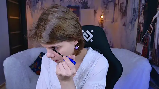 EllieMurler online show from 11/26/25, 09:09