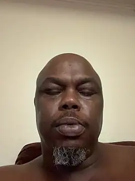 Snapshot of devon3421 chatting on 02/21/26, 04:47 devon3421 online show from 02/21/26, 04:47