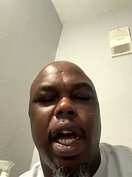 Snapshot of devon3421 chatting on 11/12/25, 06:01 devon3421 online show from 11/12/25, 06:01