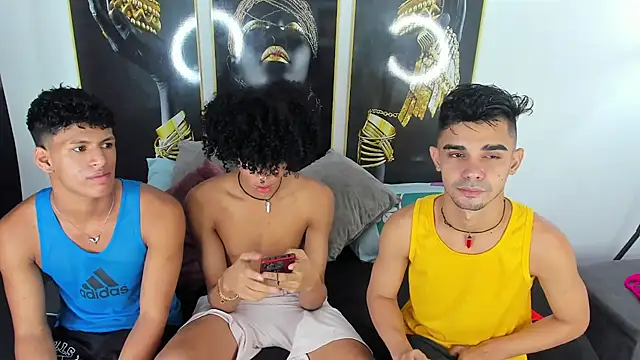 Snapshot of Violet_Dream2 chatting on 12/18/25, 05:34 Violet Dream2 online show from 12/18/25, 05:34