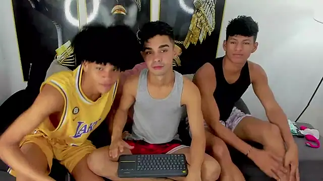 Snapshot of Violet_Dream2 chatting on 12/03/25, 04:28 Violet Dream2 online show from 12/03/25, 04:28