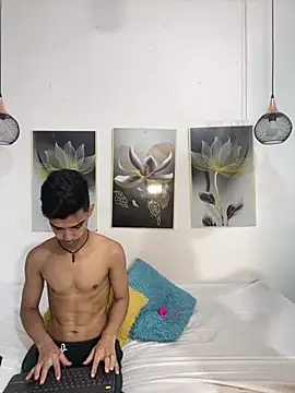 Violet Dream2 online show from 04/10/26, 12:17