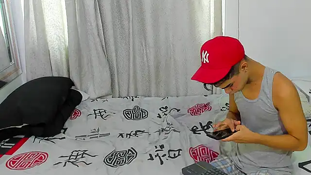 Snapshot of Violet_Dream2 chatting on 11/16/25, 05:06 Violet Dream2 online show from 11/16/25, 05:06