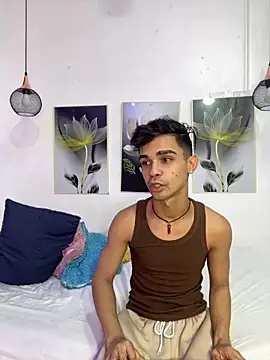 Violet Dream2 online show from 04/15/26, 12:27