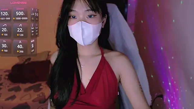 Snapshot of Phuong_Bee chatting on 09/24/25, 01:17 Phuong Bee online show from 09/24/25, 01:17