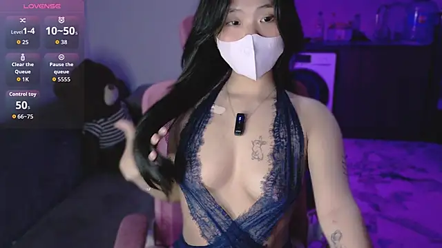 Phuong Bee online show from 03/28/26, 12:28