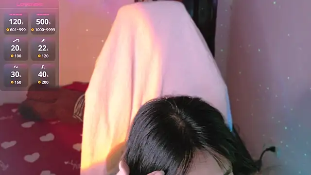 Snapshot of Phuong_Bee chatting on 09/20/25, 01:49 Phuong Bee online show from 09/20/25, 01:49
