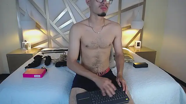 Snapshot of Jaxon_Carter chatting on 12/21/25, 01:19 Jaxon Carter online show from 12/21/25, 01:19