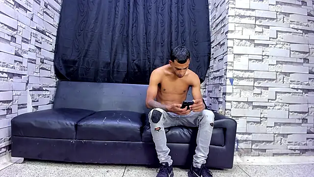 Crazy Cult Sex online show from 11/27/25, 01:22