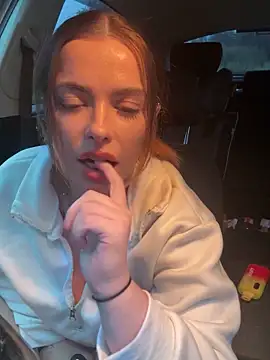 PiperPassionX online show from 10/10/25, 05:36