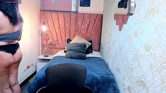 Kiara Cruz   online show from 03/27/26, 09:16