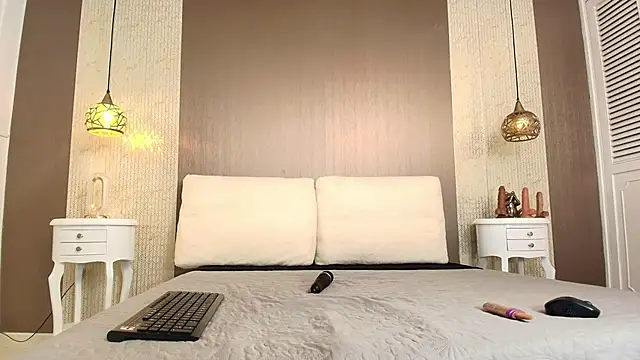 Tiifany Baker online show from 12/02/25, 07:37