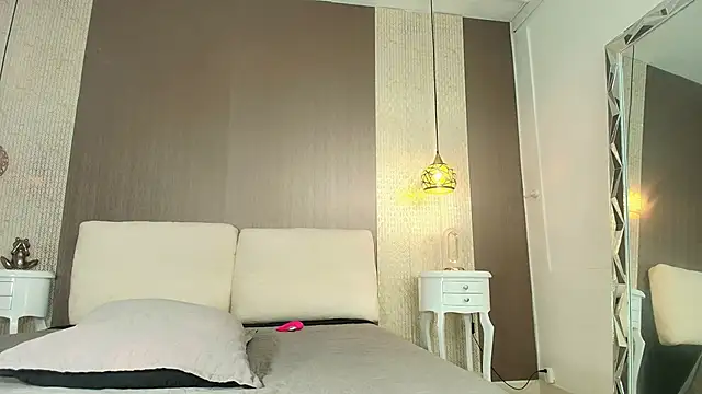 Tiifany Baker online show from 02/07/26, 08:06