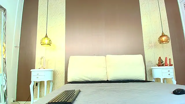 Tiifany Baker online show from 10/22/25, 07:46