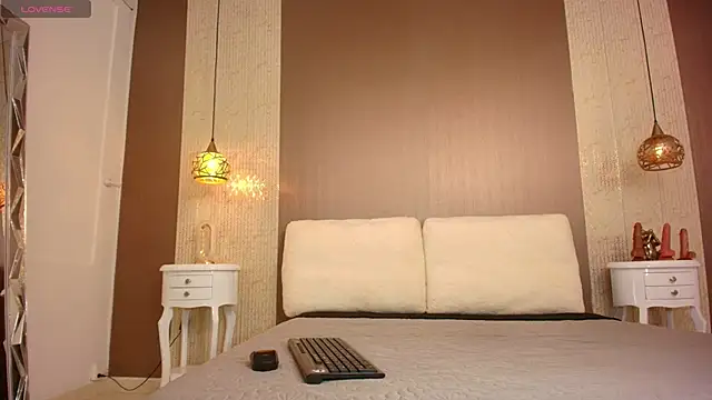 Tiifany Baker online show from 11/07/25, 07:40