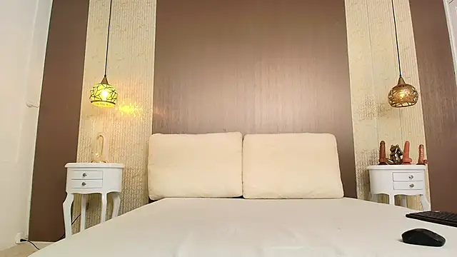 Tiifany Baker online show from 11/25/25, 07:47