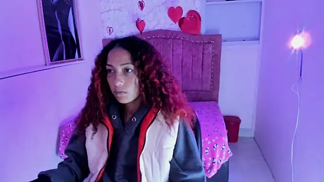 candela ruiz online show from 09/17/25, 06:10