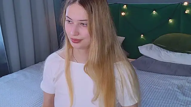 Sofii Ly online show from 09/10/25, 06:12