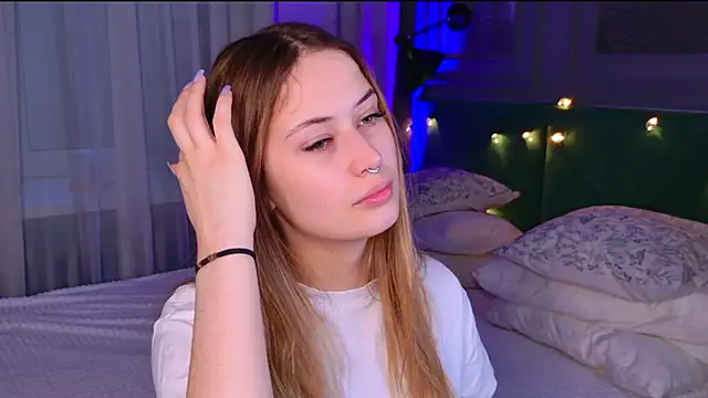 Sofii Ly online show from 11/28/25, 06:13