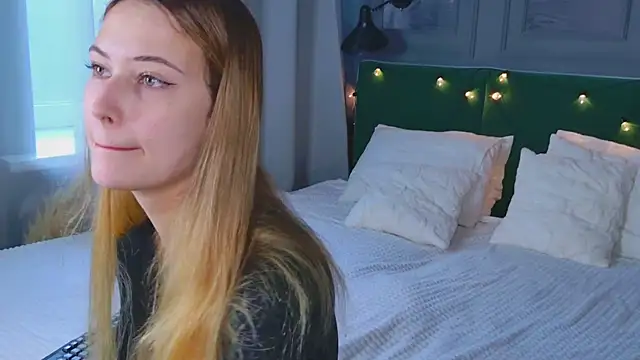 Sofii Ly online show from 10/07/25, 06:03