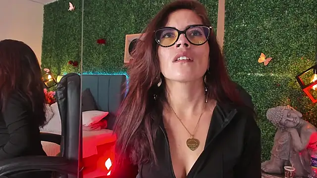 Linagh  online show from 04/16/26, 11:33