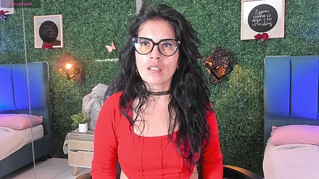 Snapshot of Linagh_ chatting on 11/05/25, 11:46 Linagh online show from 11/05/25, 11:46