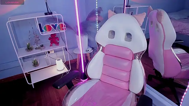 Bella  Lane online show from 04/08/26, 08:10