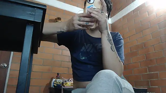 Snapshot of _piahotcandy_ chatting on 09/20/25, 02:38 piahotcandy online show from 09/20/25, 02:38